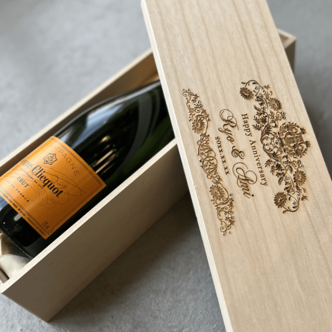 ヴーヴ・クリコ シャンパン 750ml | 桐箱名入れ彫刻 - 名入れ ヴーヴ・クリコ シャンパン 750ml | 桐箱名入れ彫刻 - 名入れ