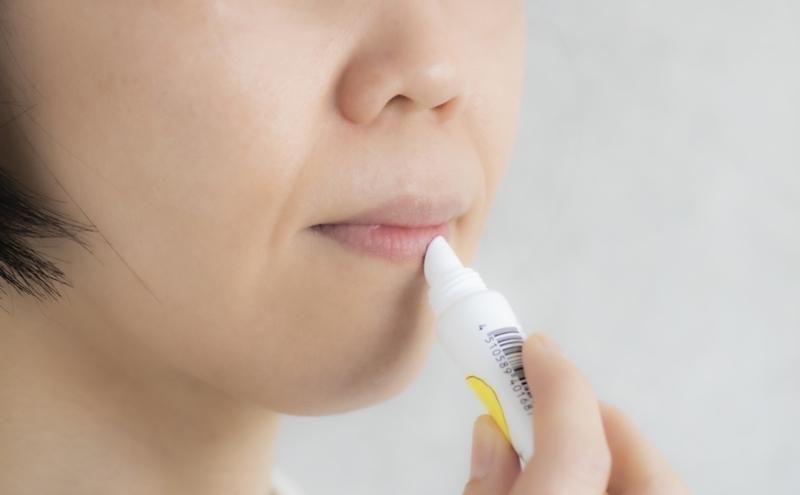 レモンの香りのピンクのリップバーム - 無茶々園｜ジュース