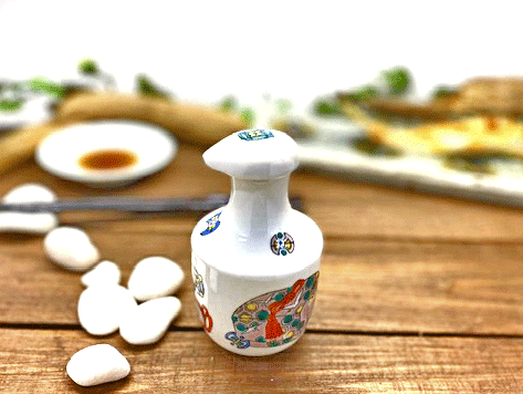 九谷焼の醤油差しと食卓の設え