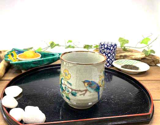 九谷焼 湯呑 湯飲み 大 金糸梅に鳥 裏絵 九谷焼 湯呑 湯飲み 大 金糸梅に鳥 裏絵