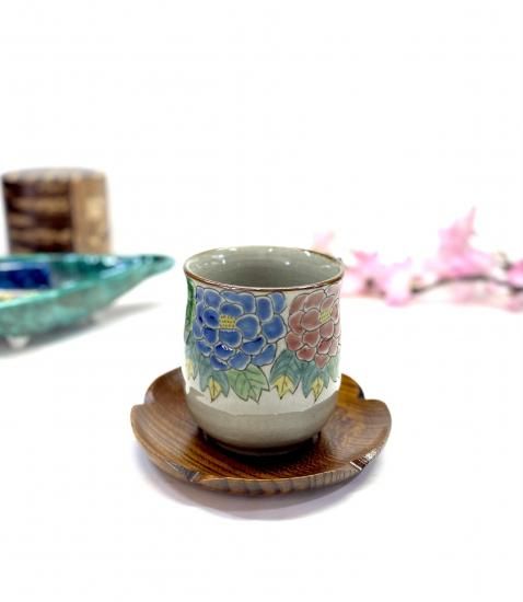 九谷焼 湯呑 湯飲み 大 色絵牡丹 裏絵 九谷焼 湯呑 湯飲み 大 色絵牡丹 裏絵