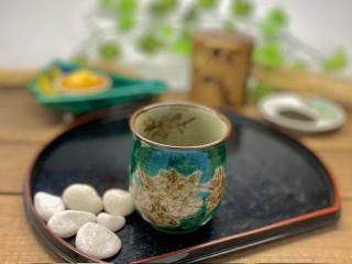 九谷焼 湯呑 湯飲み 大 しだれ桜 緑塗り 中絵