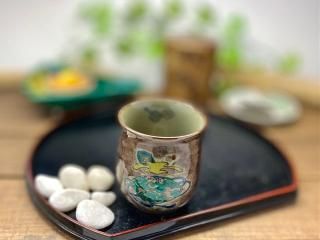 九谷焼 湯呑 湯飲み 大 宝尽くし紫塗り 中裏絵