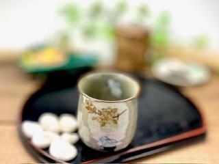 九谷焼 湯呑 湯飲み 大 白兎しだれ桜 中裏絵(緑)