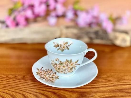 九谷焼 コーヒーカップ カップ&ソーサー しだれ桜 磁器 裏絵 九谷焼 コーヒーカップ カップ&ソーサー しだれ桜 磁器 裏絵