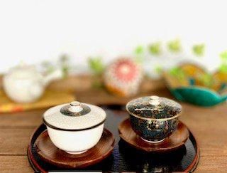 九谷焼 ペア蓋付湯呑 白七宝&青粒 九谷焼 ペア蓋付湯呑 白七宝&青粒