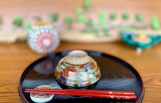 九谷焼 飯碗 茶碗 小 加賀のお殿様・お姫様気分 金花詰 九谷焼 飯碗 茶碗 小 加賀のお殿様・お姫様気分 金花詰
