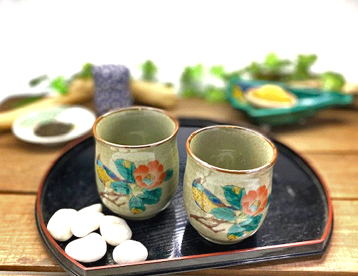 九谷焼 夫婦湯呑 椿に鳥 裏絵 九谷焼 夫婦湯呑 椿に鳥 裏絵