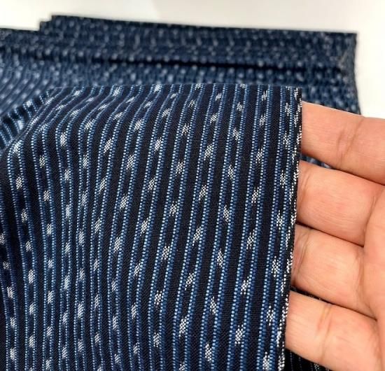 久留米絣 ちぢみ織り2羽アラレブルー - 久留米絣織元 下川織物