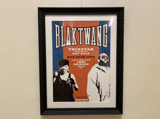 BLAK TWANG×Est'elle Trixstar Poster|バンクシー,Banksyを買う｜現代アート販売(通販)のハイアートギャラリー  - Welcome to Highart Gallery Dot Com