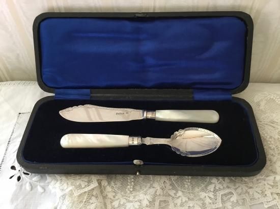 英国アンティーク マザーオブパール シルバー バターナイフ 食卓