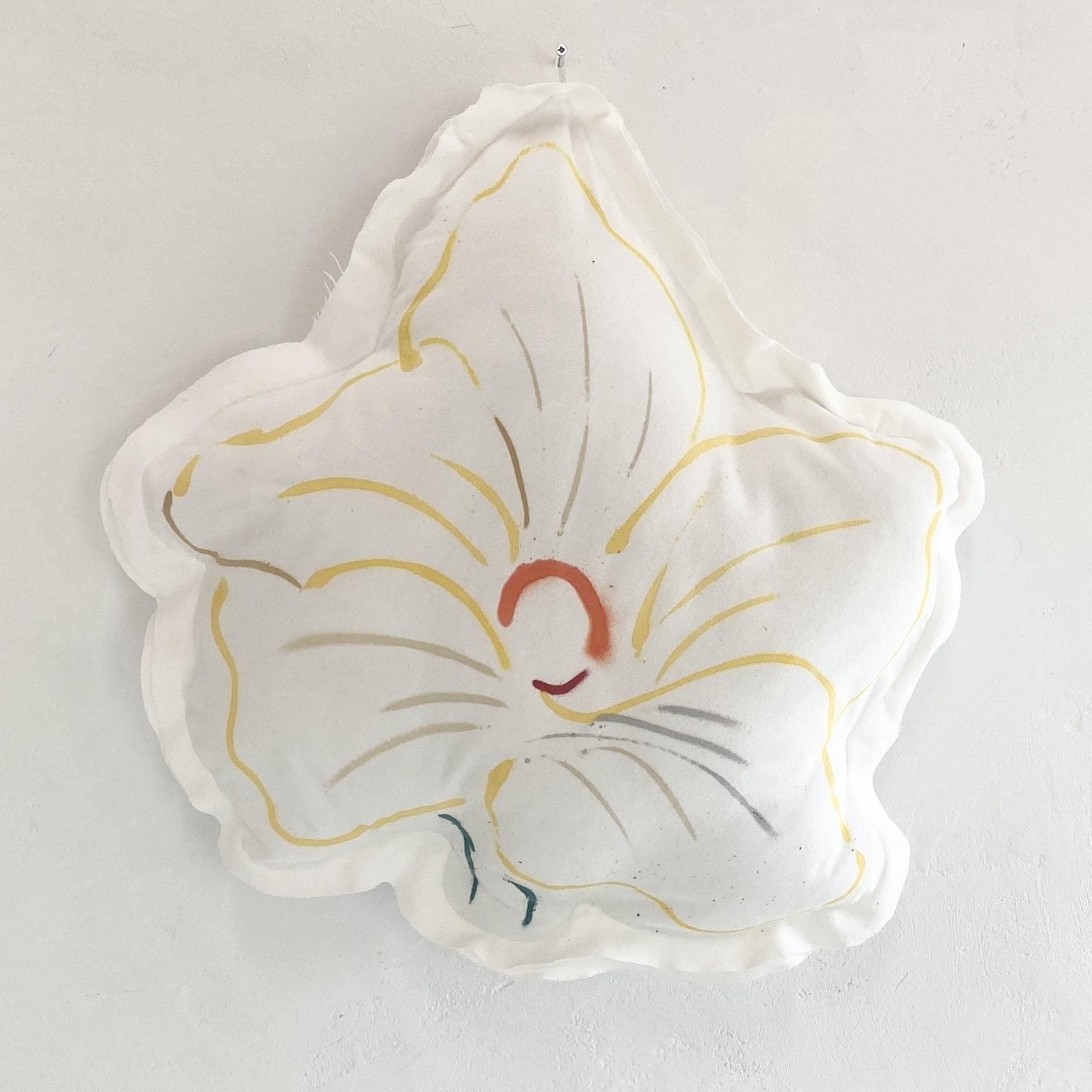 <img class='new_mark_img1' src='https://img.shop-pro.jp/img/new/icons14.gif' style='border:none;display:inline;margin:0px;padding:0px;width:auto;' />< kurry >  cushion flower & leaf -A-