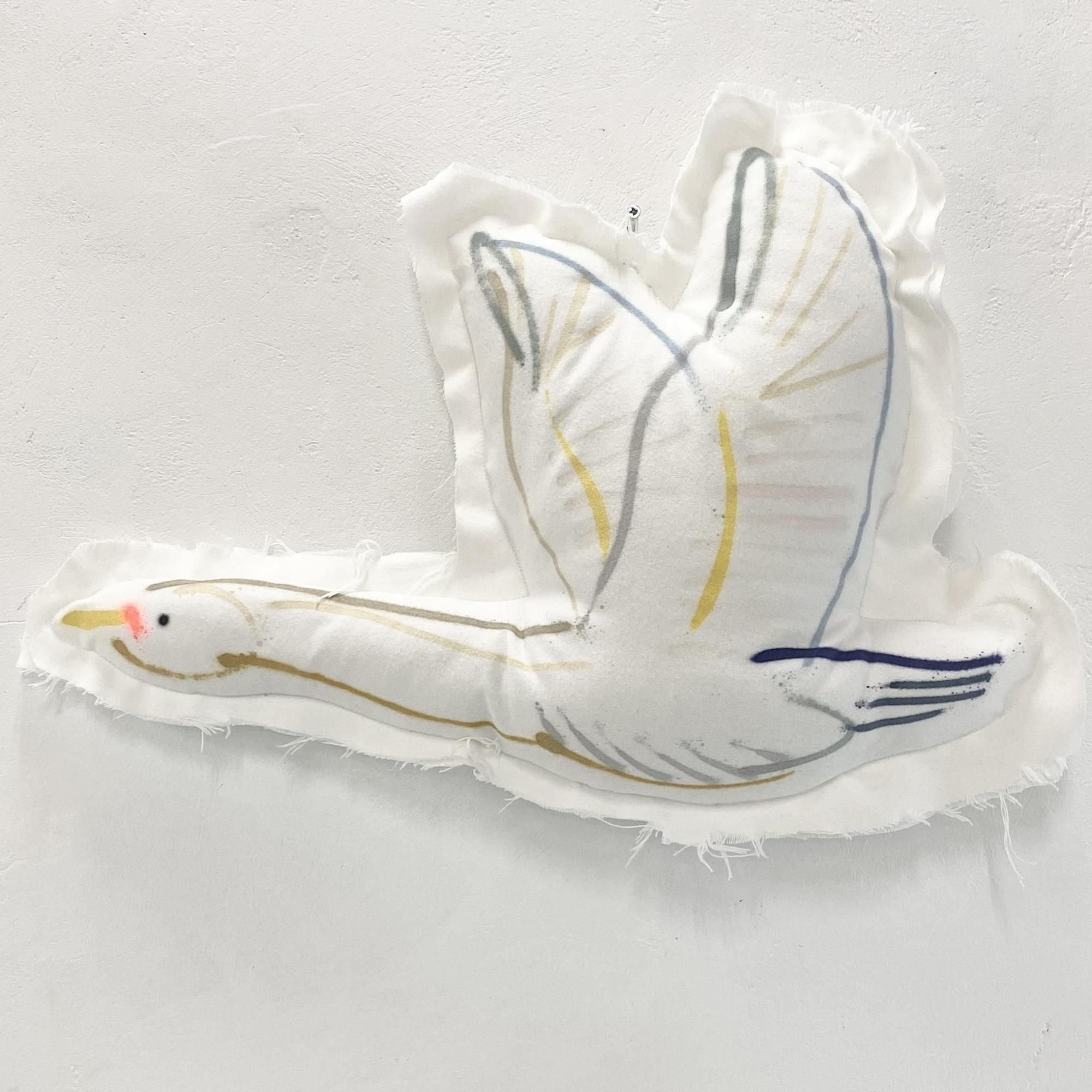 <img class='new_mark_img1' src='https://img.shop-pro.jp/img/new/icons14.gif' style='border:none;display:inline;margin:0px;padding:0px;width:auto;' />< kurry >  cushion swan & parrot -B-