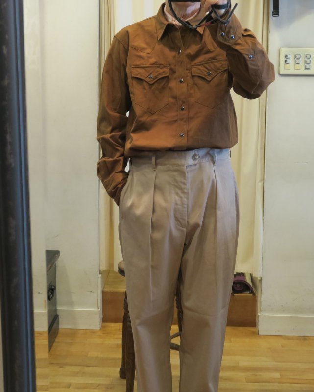 ENGINEERED GARMENTS Carlyle Pant - Chino Twill - sit