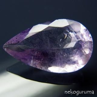 原石　アメジスト色のインクルージョン c47eb44bbc5d23f1bd1c01f440b1a2