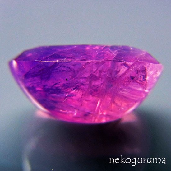 糸魚川翡翠と稀少石のお店「猫車（nekoguruma）」パキスタン産カシミール・サファイア：7.896ct -  糸魚川翡翠と稀少石のお店「猫車（nekoguruma）」