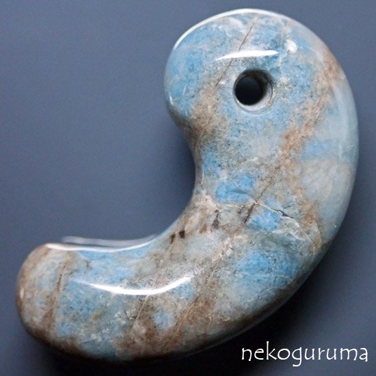【確認用⑦】コン沢翡翠で勾玉を作製した際に出た細石