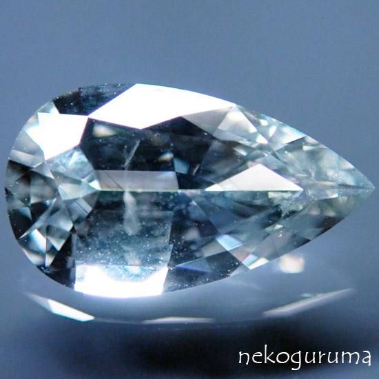 ❤　糸魚川産青翡翠 　　　　 15.5カラット ✨✨ ❤ 糸魚川産青翡翠 15.5カラット ✨✨ 糸魚川翡翠 青翡翠 水色