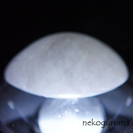 新潟県糸魚川産】 海岸採取の白翡翠のルース：5.33ct - 糸魚川翡翠と