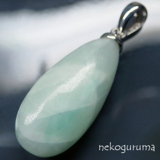 糸魚川翡翠の装身具 - nekoguruma / itoigawa hisui & rare stone