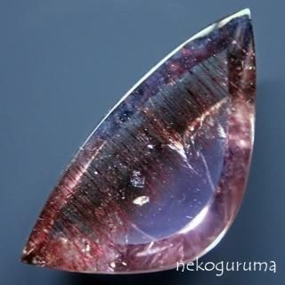 インクルージョンが特徴の宝石 - 糸魚川翡翠と稀少石のお店「猫