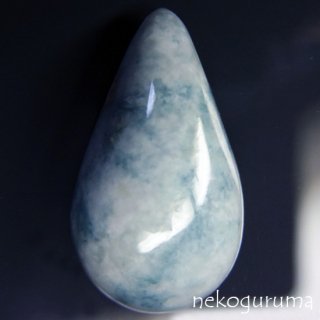 糸魚川翡翠の装身具 - nekoguruma / itoigawa hisui & rare stone