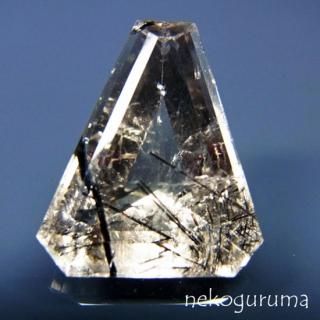 レインボー効果のある宝石 - 糸魚川翡翠と稀少石のお店「猫車