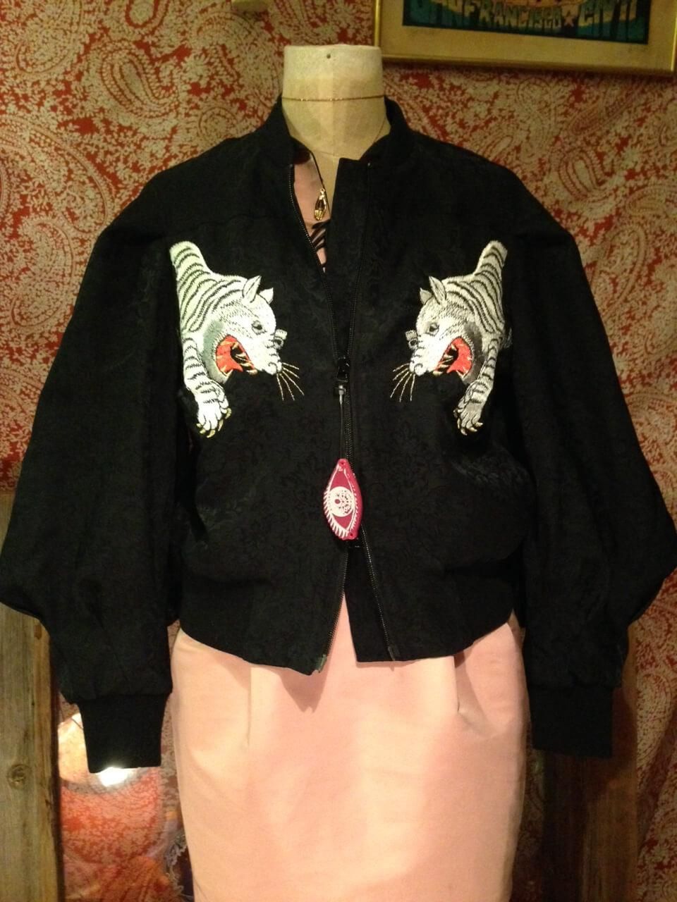 あちゃちゅむ　シャンタンJQシノワ刺繍ジャケット あちゃちゅむ シャンタンJQ シノワ刺繍 JK - MOONSTRUCK