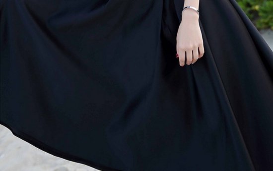 パーティーにオススメ ボタニカル刺繍のミモレ丈フレア黒ドレスワンピース - 韓国プチプラパーティードレス通販『TENDERLY DRESS』