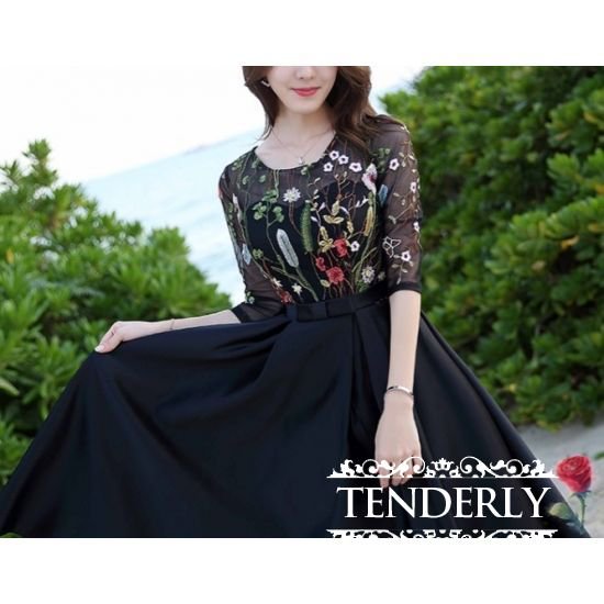 パーティーにオススメ ボタニカル刺繍のミモレ丈フレア黒ドレスワンピース - 韓国プチプラパーティードレス通販『TENDERLY DRESS』