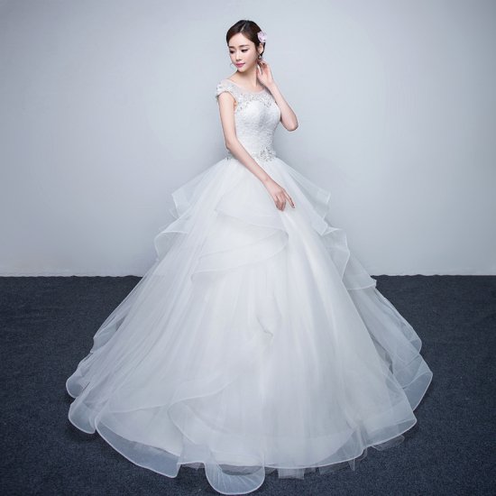 プリンセスライン、Aライン　ウェディングドレス　韓国