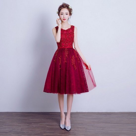 謝恩会におすすめ 深め赤がかわいい膝丈ドレス - 韓国プチプラ