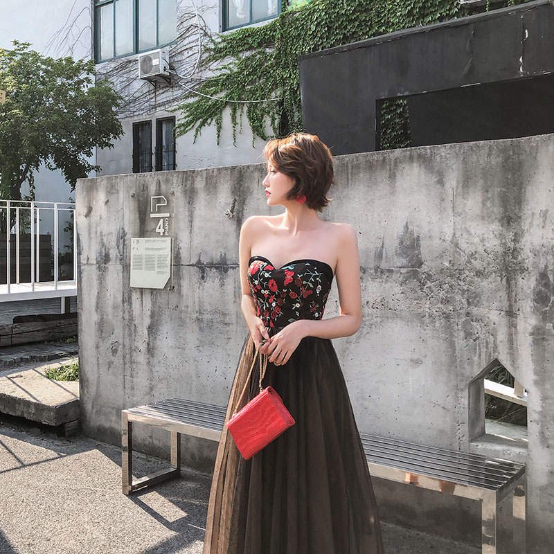 大人可愛い赤×黒 フラワー刺繍ベアトップドレス - 韓国プチプラ 