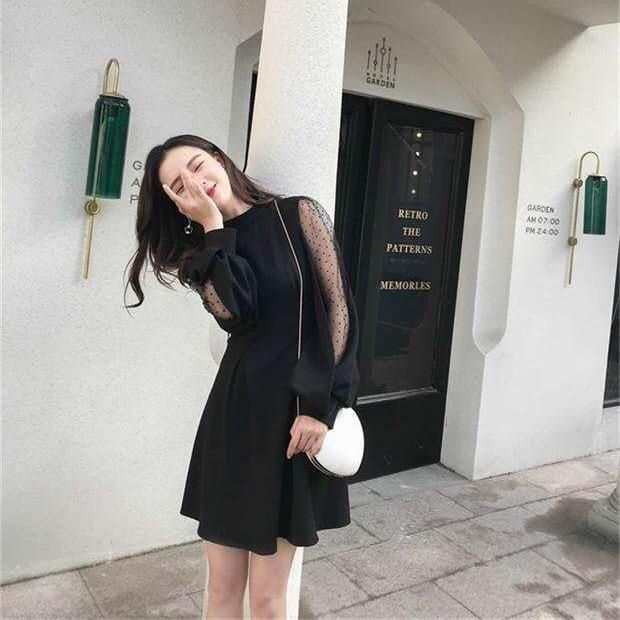 キュートな袖コン ドット柄シースルースリーブ 長袖ミニ
