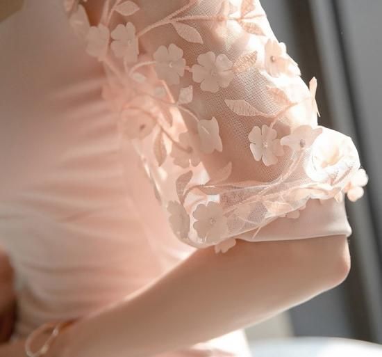 タイトミニワンピース♡パーティーにぴったり立体花柄レース 上品かわいい海外デザイン 立体花柄のレースのタイトミニワンピース