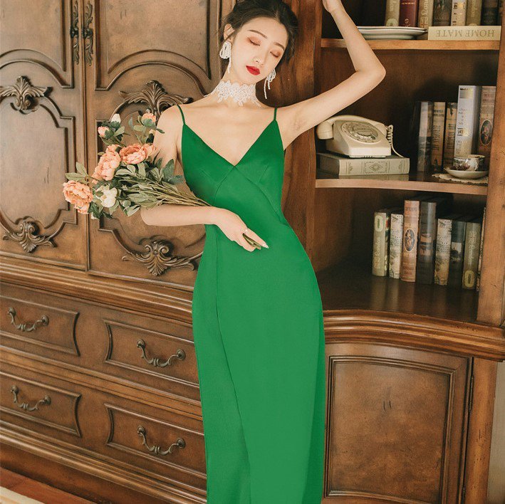 発表会や演奏会衣装にもおすすめ エレガントなグリーンのキャミソールロングドレス