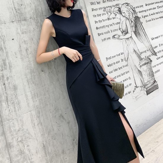 XS～4Lのサイズ展開 エレガントなボリューミムフリルのロング丈タイト黒ドレス ワンピース