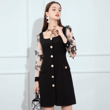 M〜6Lの豊富な展開 バタフライ刺繍がおしゃれなシースルースリーブのミニ丈フレア黒ドレス ワンピース