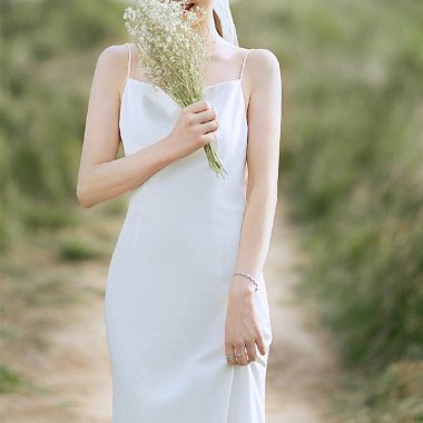 ウエディングドレスにもおすすめ 大胆な背中見せのマキシ丈キャミソール白ワンピース XS〜4L