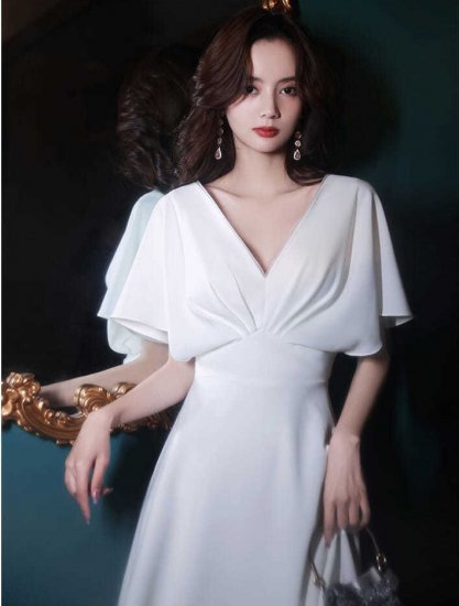 【即納】XS～3Lの豊富な展開 大人レディな深Vネックのロング丈フレアスリーブ白ドレス ワンピース -  韓国プチプラパーティードレス通販『TENDERLY DRESS』