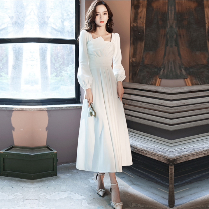 S～4Lの大きいサイズまで きれいめなフレアシルエットのロング丈長袖白ワンピース ドレス