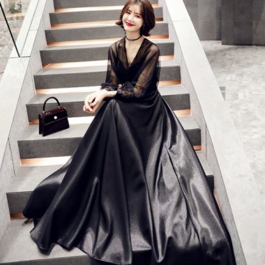 おしゃれにスタイルアップ ふんわりシアーな異素材MIXのマキシ丈フレア黒ドレス ワンピース S〜4L