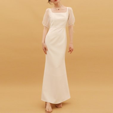カジュアルウエディングのドレスにも活躍 シアースリーブのマキシ丈袖あり上品ホワイトドレス XS〜4L