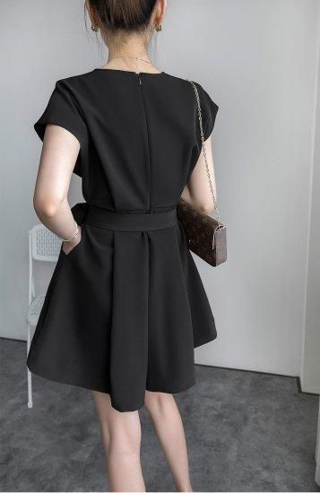 なんでも鑑定団よりも驚き！ 春夏のお出かけスタイル シンプルかわいいVネックのミニ丈袖あり トップス