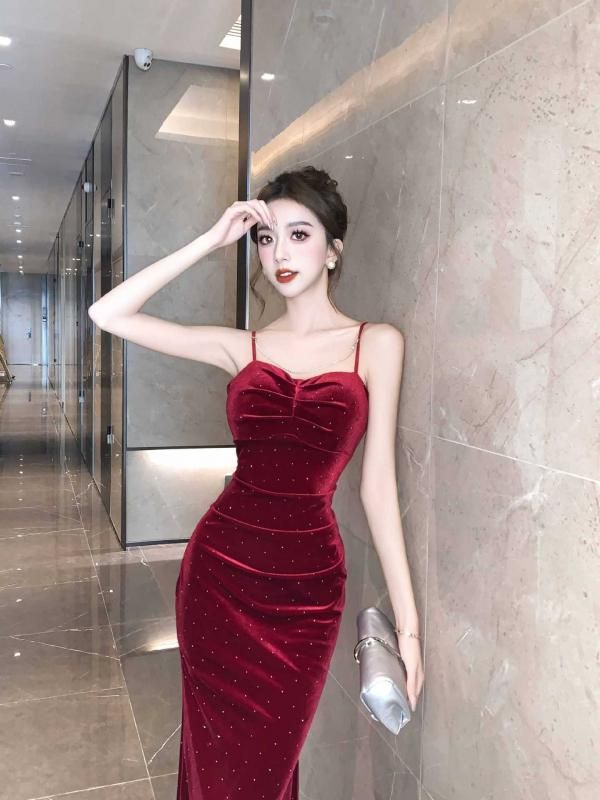 タイトシルエットのキャミソールベロアワンピース ロングドレス タイトシルエットのキャミソールベロアワンピース ロングドレス