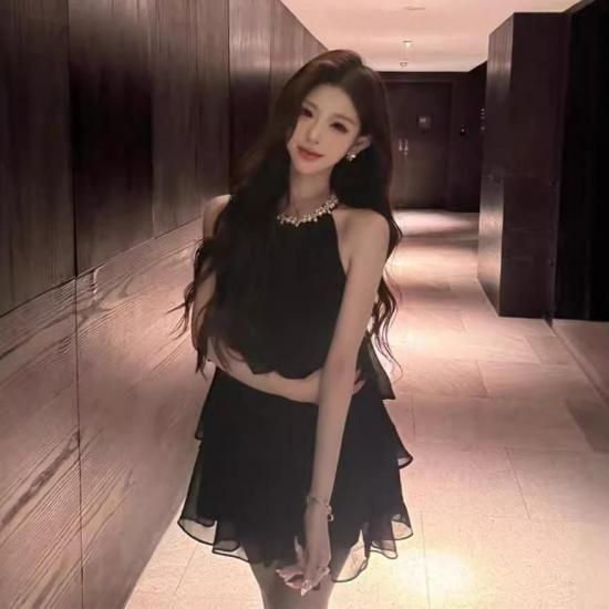 ガーリーなティアードデザイン フレアシルエットのミニ丈