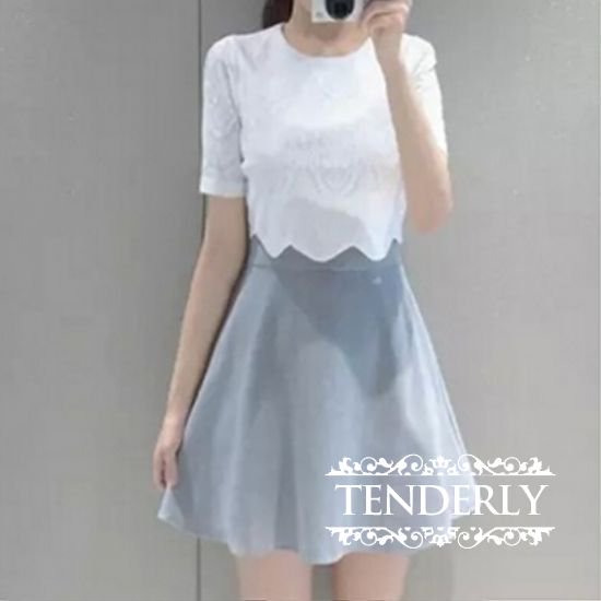 ガーリーなスカラップ切替 涼しげドッキングワンピース 白 水色 韓国プチプラパーティードレス通販 Tenderly Dress