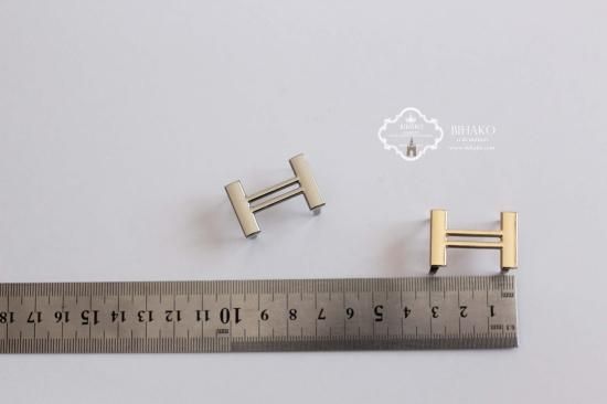 HERMES はさまっ カフリンクス 立体型H柄 グレー