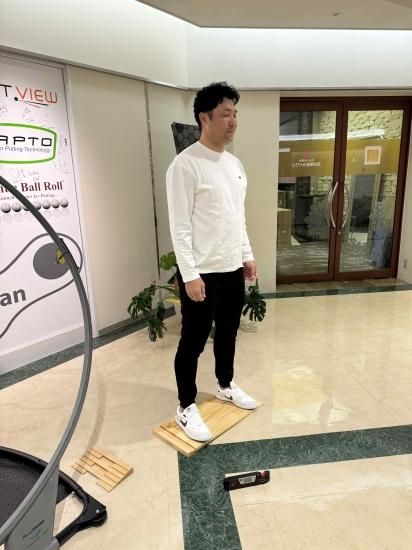 パッティングの傾斜を感じるセンスを養う。さとる坂