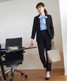 スタイルアップの足長スーツ「SU756」/学校行事・通勤・ビジネス・オフィスシーン対応
